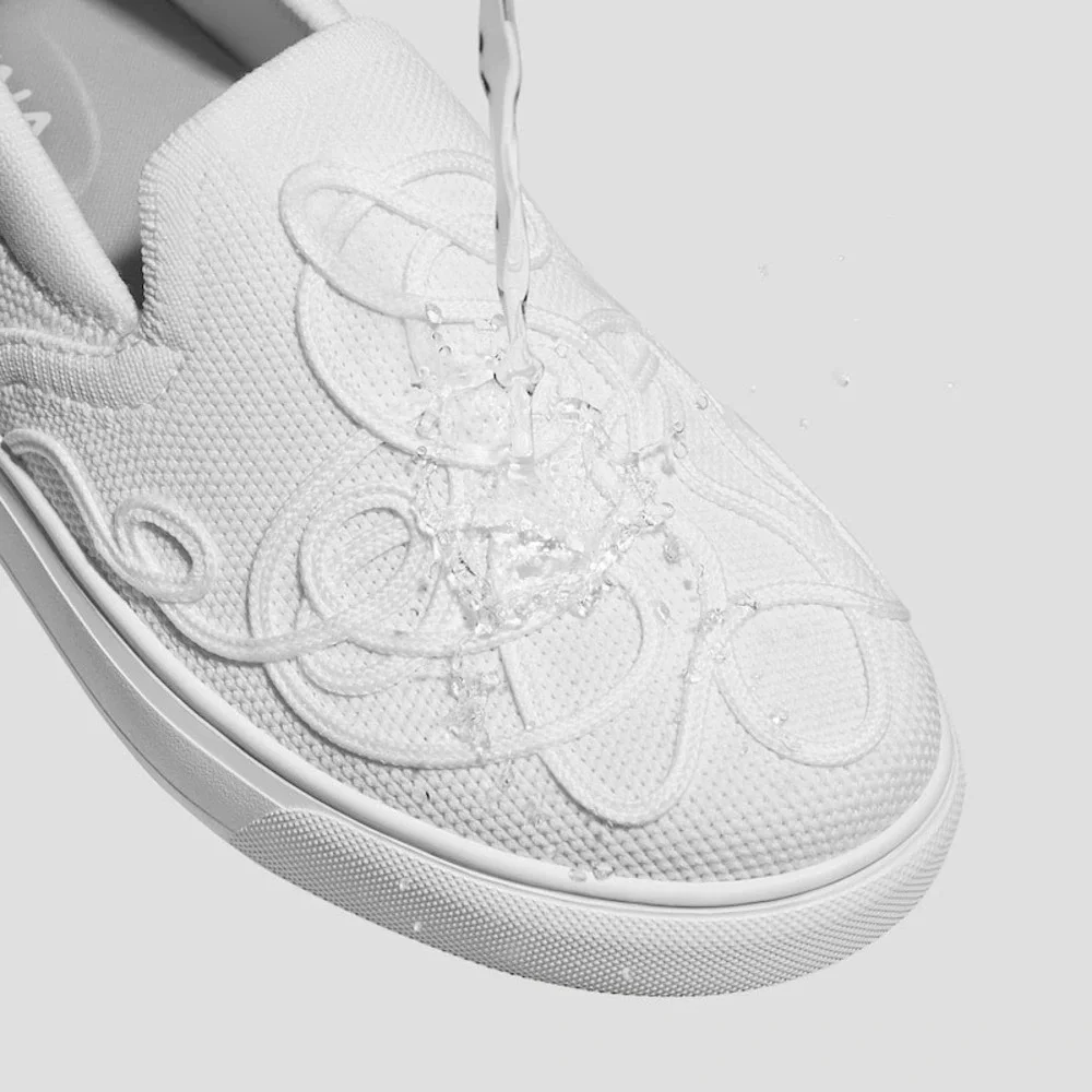 VIVAIA White Slip On Sneakers Embossed Design Casual Comfort EU/41‎ US/9.5